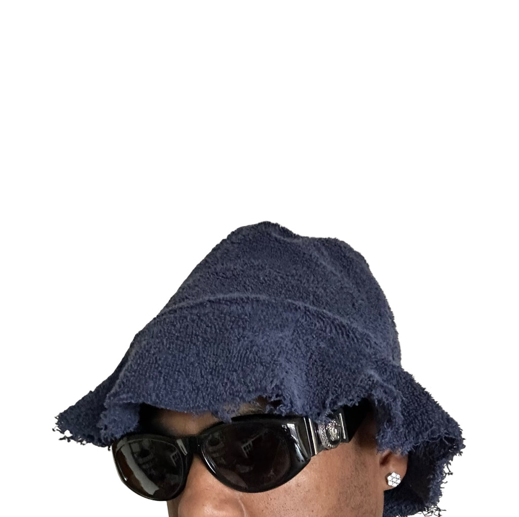 Scarecrow bucket hat in Navy