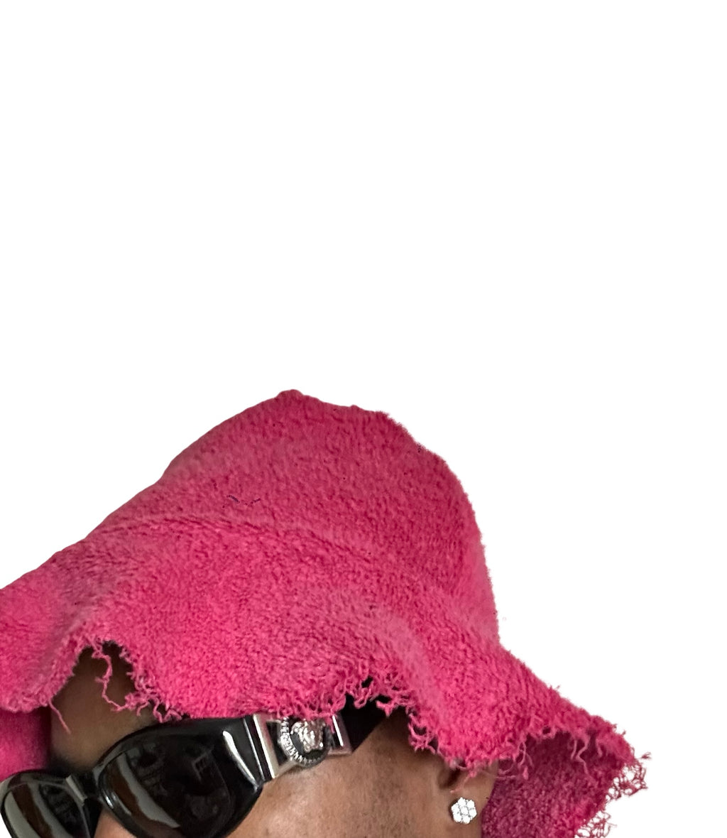 Scarecrow bucket hat in Fuschia